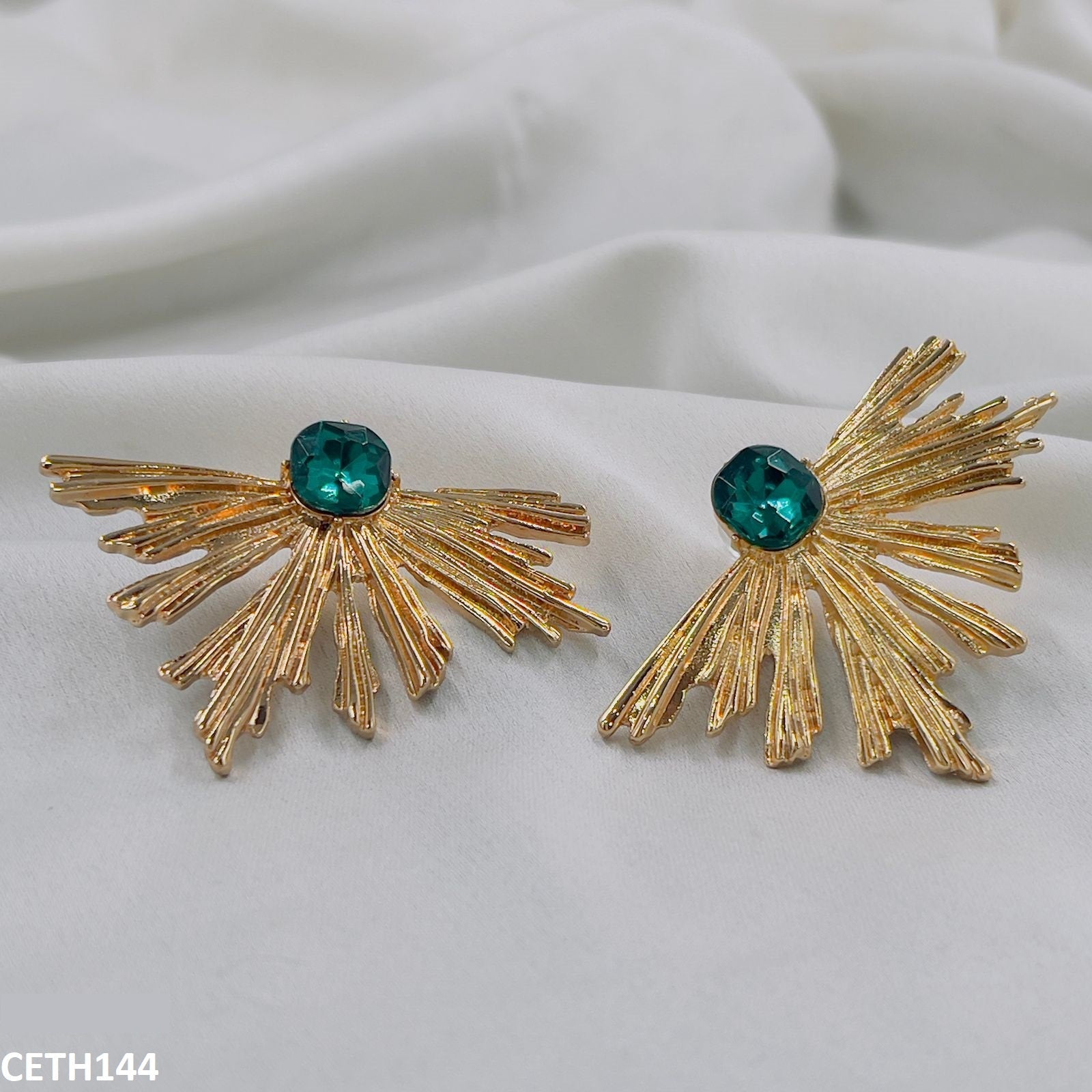 CETH114 YYE Peacock Leaft Studs - CETH