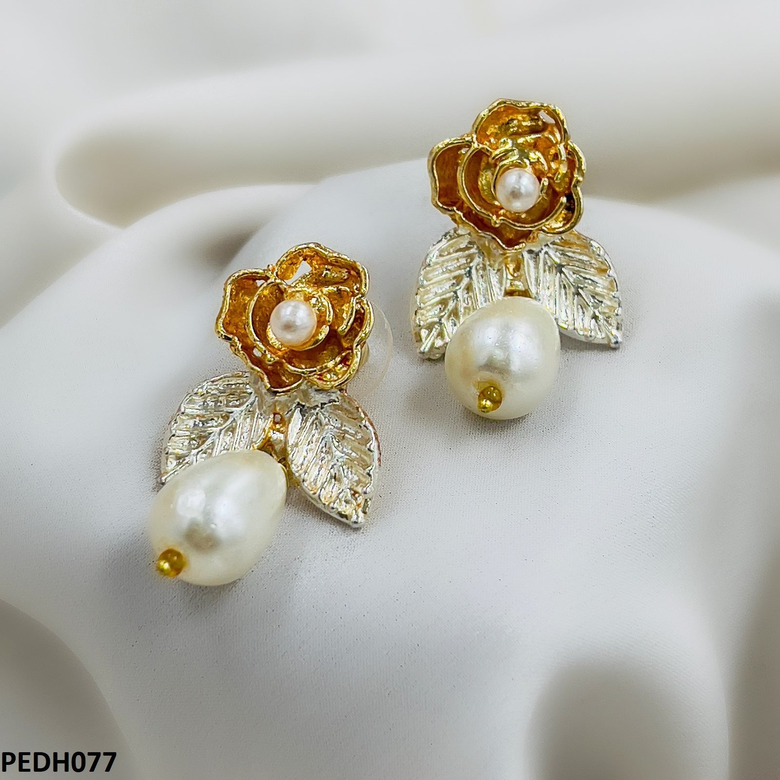 PEDH077 SDQ Flower/Pearl Drop Earring Pair - PEDH