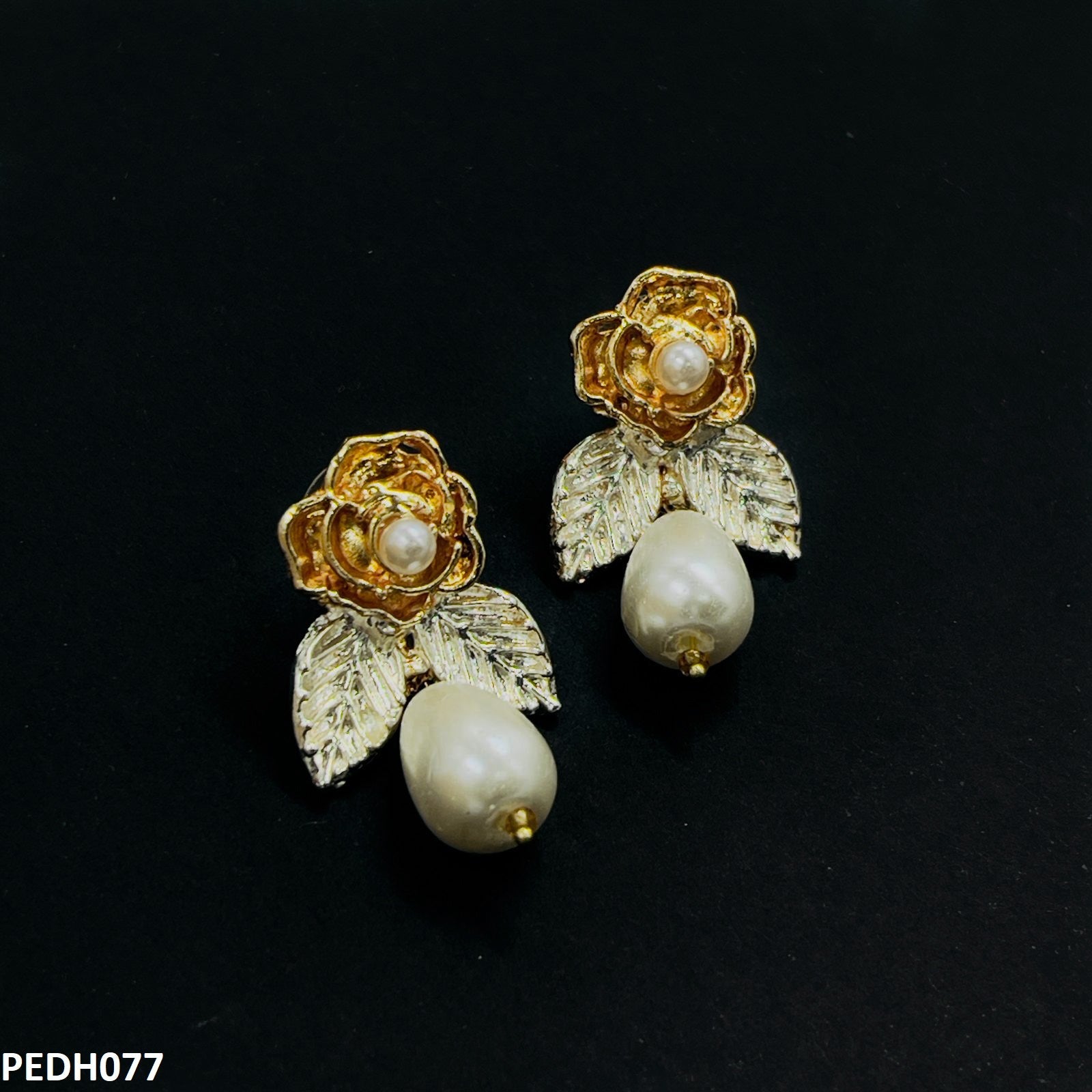 PEDH077 SDQ Flower/Pearl Drop Earring Pair - PEDH