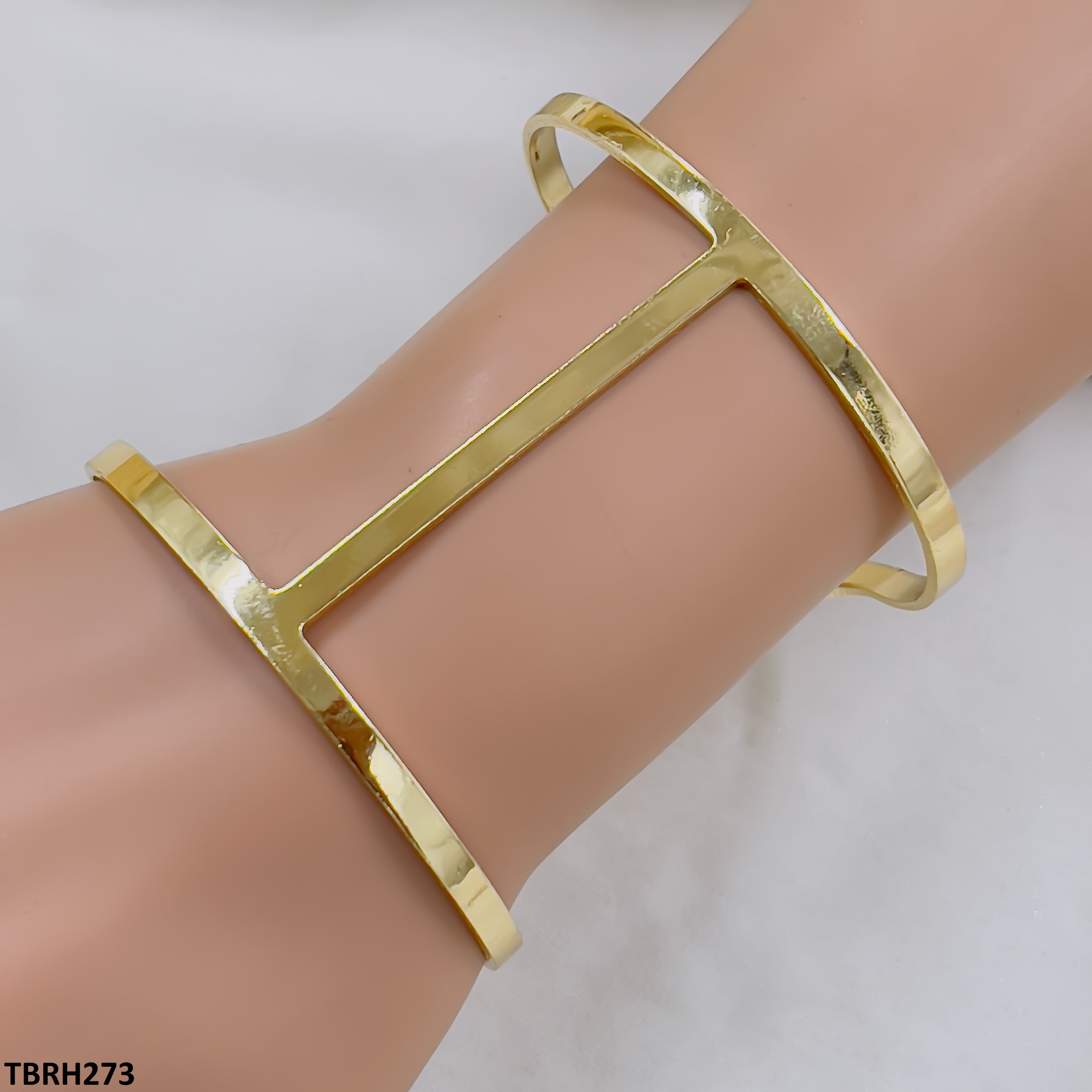 Curved Hand Cuff Bracelet