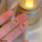 TEHH282 YYZ  Pearl Ear Hoops Pair - CEHH