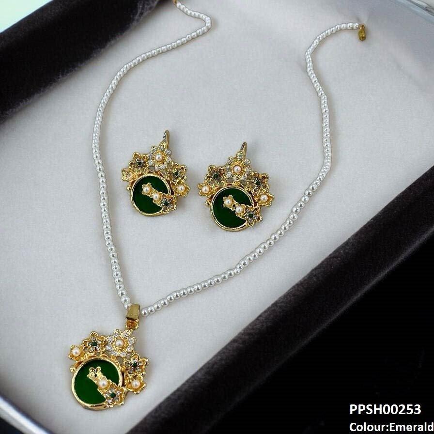 Flower Round  Pendant Set